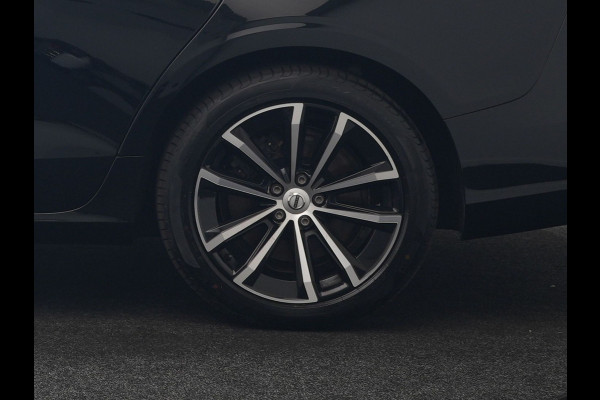 Volvo V60 T6 AWD Plus Dark PHEV 350pk Dealer O.H. | Trekhaak Af Fabriek | Adaptive Cruise | Camera | Harman / Kardon | Lederen Sportstoelen Memory & Verwarmd | Google Assistent | Stuur Verwarmd | Keyless | Apple Carplay | DAB | Plug In Hybrid |