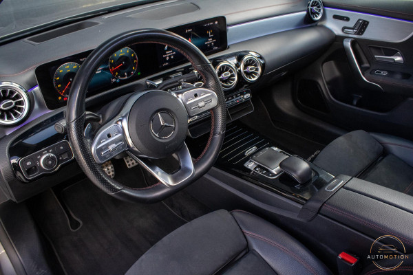 Mercedes-Benz CLA-Klasse 180 Premium Plus AMG PANO MEMORY HUD STOELVERWARMING CAMERA DIFFUSER BURMESTER