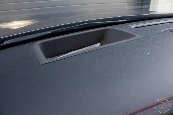 Mercedes-Benz CLA-Klasse 180 Premium Plus AMG PANO MEMORY HUD STOELVERWARMING CAMERA DIFFUSER BURMESTER