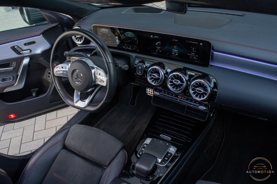 Mercedes-Benz CLA-Klasse 180 Premium Plus AMG PANO MEMORY HUD STOELVERWARMING CAMERA DIFFUSER BURMESTER