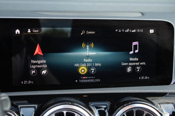Mercedes-Benz CLA-Klasse 180 Premium Plus AMG PANO MEMORY HUD STOELVERWARMING CAMERA DIFFUSER BURMESTER