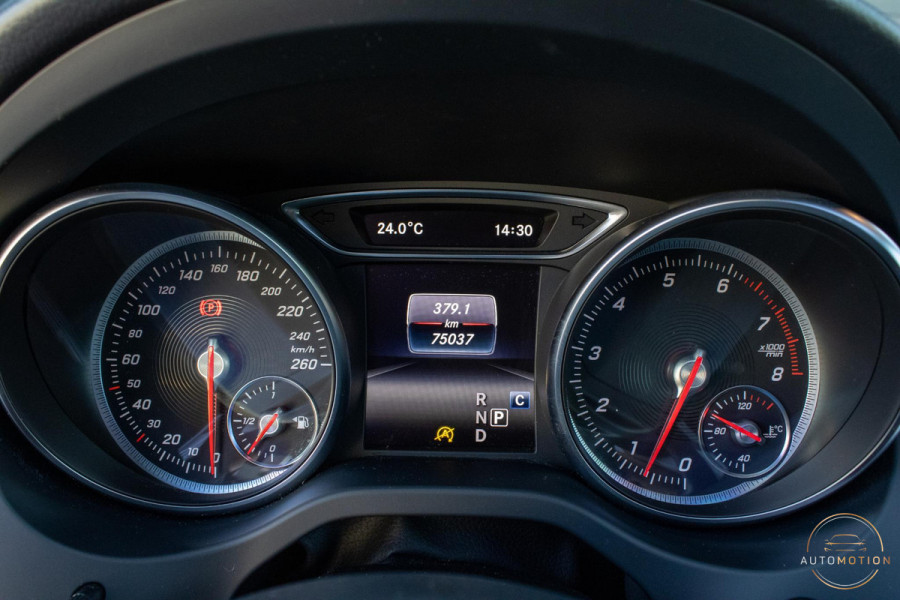 Mercedes-Benz CLA-Klasse 180 Buss AMG PANO CAMERA CARPLAY LED
