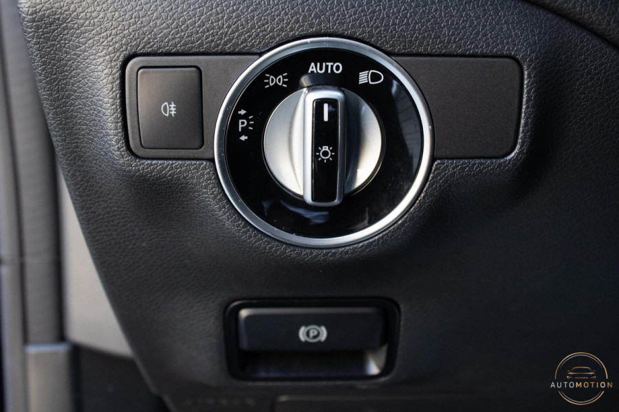 Mercedes-Benz CLA-Klasse 180 Buss AMG PANO CAMERA CARPLAY LED