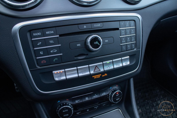 Mercedes-Benz CLA-Klasse 180 Buss AMG PANO CAMERA CARPLAY LED
