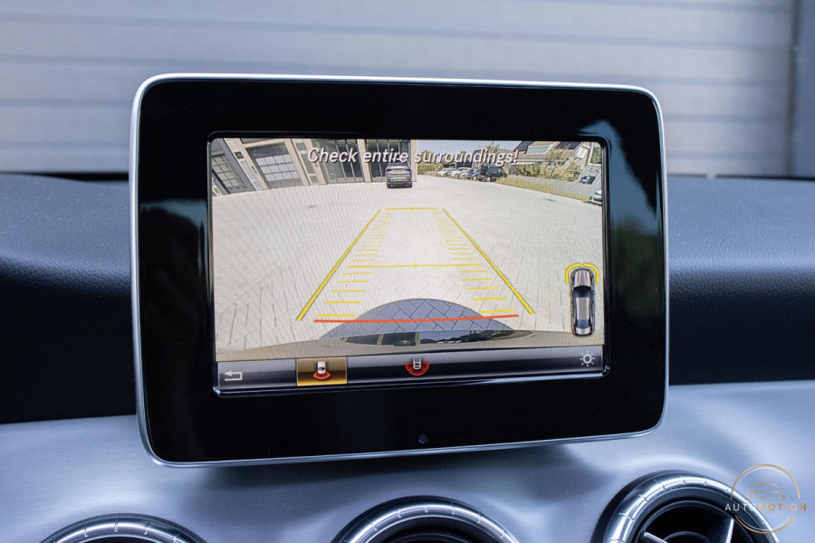 Mercedes-Benz CLA-Klasse 180 Buss AMG PANO CAMERA CARPLAY LED