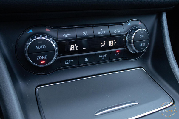 Mercedes-Benz CLA-Klasse 180 Buss AMG PANO CAMERA CARPLAY LED