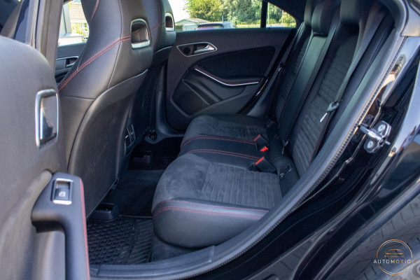 Mercedes-Benz CLA-Klasse 180 Buss AMG PANO CAMERA CARPLAY LED