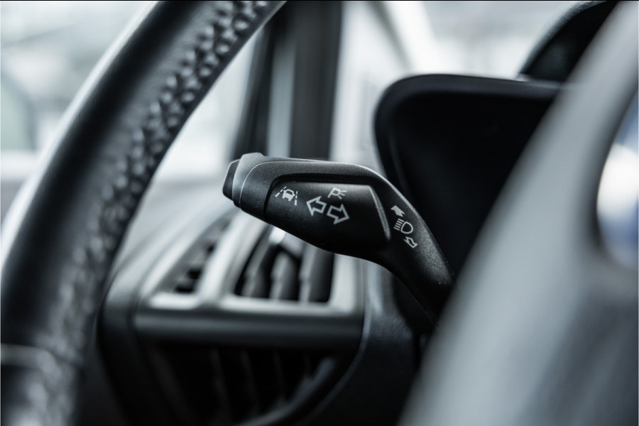 Ford Transit Connect 1.5 EcoBlue 120 PK L2 | CarPlay | Camera | Navigatie | Stoelverwarming | DAB | MF Stuur | Euro 6 | Nieuwe APK