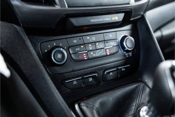 Ford Transit Connect 1.5 EcoBlue 120 PK L2 | CarPlay | Camera | Navigatie | Stoelverwarming | DAB | MF Stuur | Euro 6 | Nieuwe APK