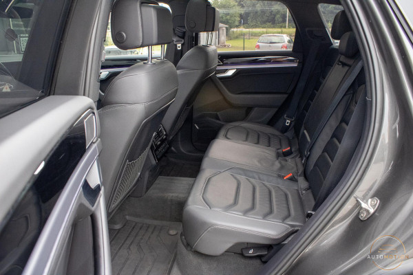Volkswagen Touareg 3.0 TSi eHybrid 4MOTION R Trekhaak Luchtvering Camera Nightvision