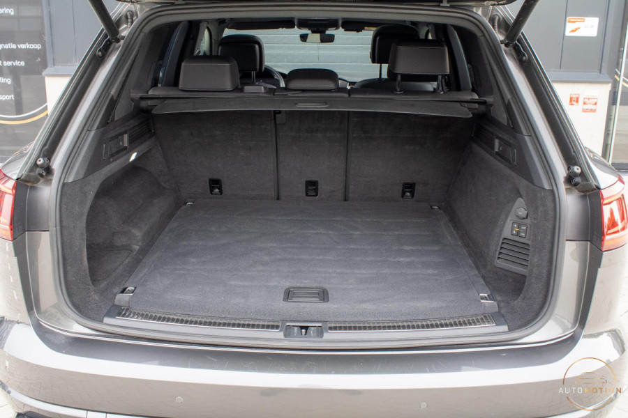 Volkswagen Touareg 3.0 TSi eHybrid 4MOTION R Trekhaak Luchtvering Camera Nightvision