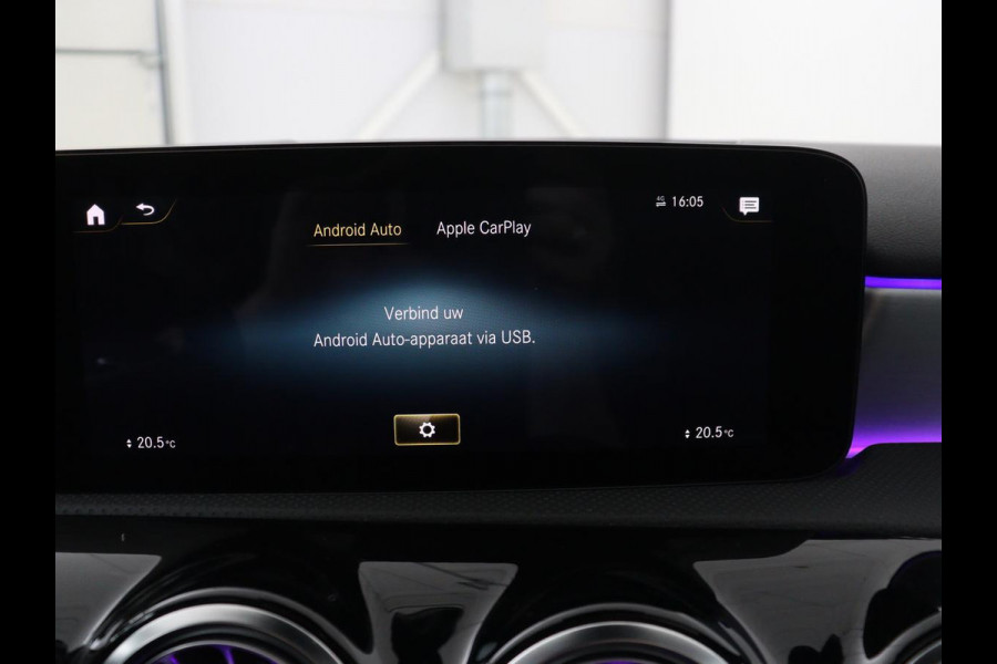 Mercedes-Benz A-Klasse 200 AMG Business Solution Aut. | Pano | LED | Half sfeerverlichting | Sfeerverlichting | Elec. Stoelen | Stoelverwarming | Virtual Display | Navi | Camera | Trekaak | Carplay
