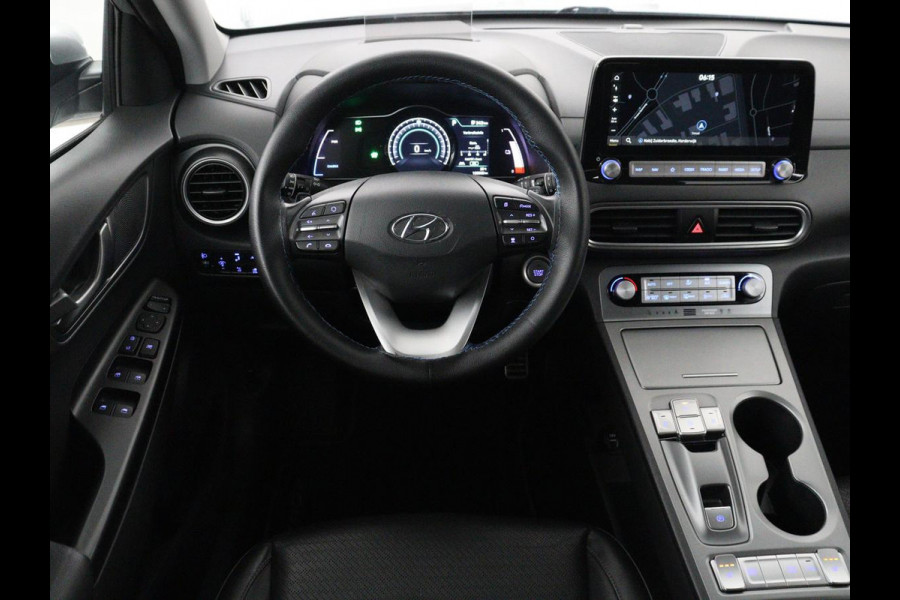 Hyundai Kona EV Fashion Design 64 kWh | SOH 94.6% | Leder | Head-up | Trekhaak | Adaptive cruise | Carplay | Stoelverwarming | Krell Sound | Dodehoek detectie |