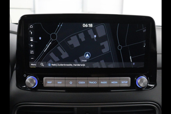 Hyundai Kona EV Fashion Design 64 kWh | SOH 94.6% | Leder | Head-up | Trekhaak | Adaptive cruise | Carplay | Stoelverwarming | Krell Sound | Dodehoek detectie |