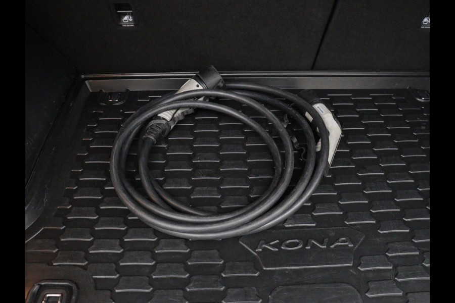 Hyundai Kona EV Fashion Design 64 kWh | SOH 94.6% | Leder | Head-up | Trekhaak | Adaptive cruise | Carplay | Stoelverwarming | Krell Sound | Dodehoek detectie |
