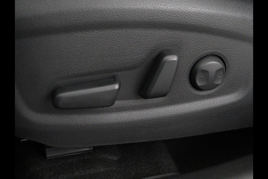 Hyundai Kona EV Fashion Design 64 kWh | SOH 94.6% | Leder | Head-up | Trekhaak | Adaptive cruise | Carplay | Stoelverwarming | Krell Sound | Dodehoek detectie |
