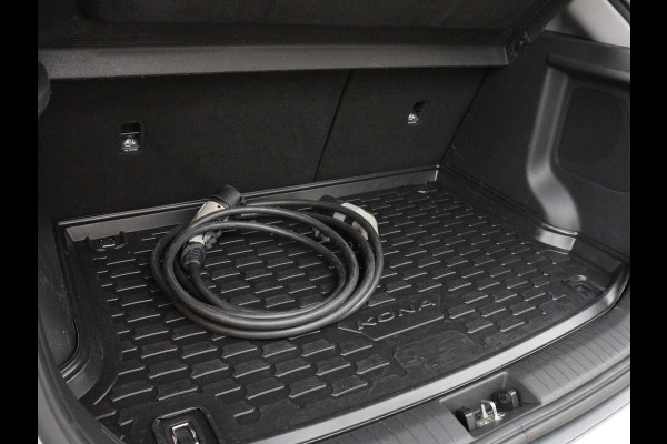 Hyundai Kona EV Fashion Design 64 kWh | SOH 94.6% | Leder | Head-up | Trekhaak | Adaptive cruise | Carplay | Stoelverwarming | Krell Sound | Dodehoek detectie |