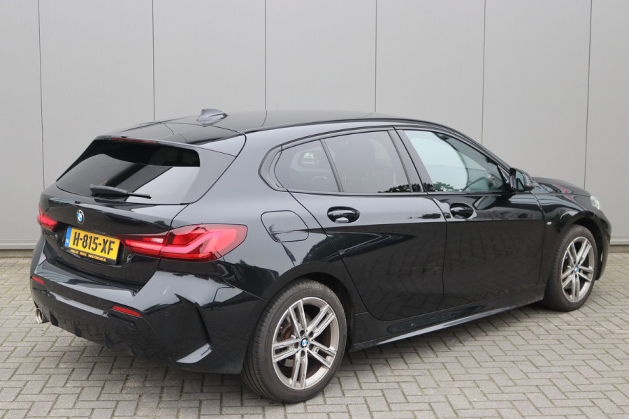 BMW 1-serie 118i 140PK Automaat Executive Edition M-Sport Sportstoelen/Parkeerhulp/Navigatie/Cruise-control