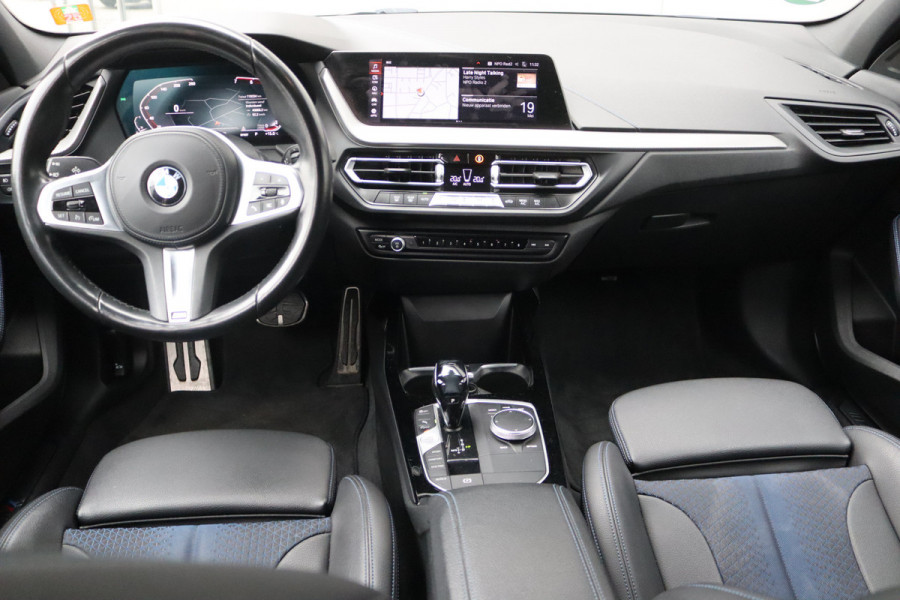 BMW 1-serie 118i 140PK Automaat Executive Edition M-Sport Sportstoelen/Parkeerhulp/Navigatie/Cruise-control