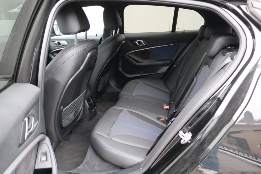 BMW 1-serie 118i 140PK Automaat Executive Edition M-Sport Sportstoelen/Parkeerhulp/Navigatie/Cruise-control