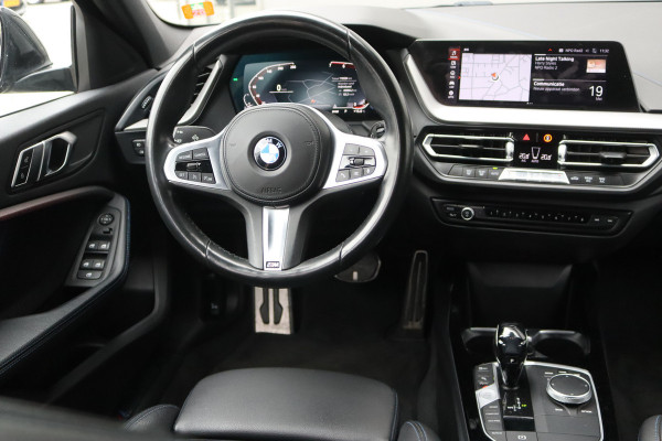 BMW 1-serie 118i 140PK Automaat Executive Edition M-Sport Sportstoelen/Parkeerhulp/Navigatie/Cruise-control