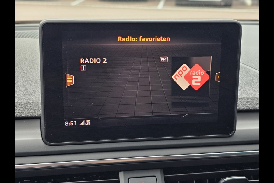 Audi A5 Sportback 35 TFSI Sport S-line edition | LED | Zwart optiek | Trekhaak | Sportstoelen | PDC | Keyless | Navi | Elek. achterklep | Afgevlakt stuur |