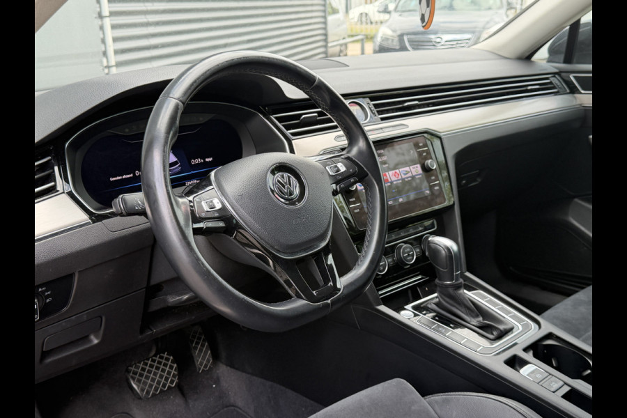 Volkswagen Passat Variant BWJ 2018 | 1.4 TSI 150PK ACT Highline Bus. R AUTOMAAT | AGR | LEER/ALCANTARA | CAMERA A | STOELVERW | DIGI DASH | CARPLAY | CLIMA | NAVI |