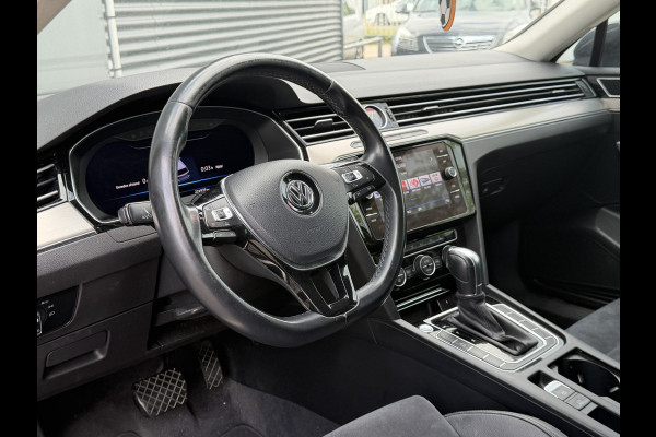 Volkswagen Passat Variant BWJ 2018 | 1.4 TSI 150PK ACT Highline Bus. R AUTOMAAT | AGR | LEER/ALCANTARA | CAMERA A | STOELVERW | DIGI DASH | CARPLAY | CLIMA | NAVI |