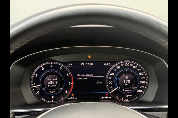 Volkswagen Passat Variant BWJ 2018 | 1.4 TSI 150PK ACT Highline Bus. R AUTOMAAT | AGR | LEER/ALCANTARA | CAMERA A | STOELVERW | DIGI DASH | CARPLAY | CLIMA | NAVI |
