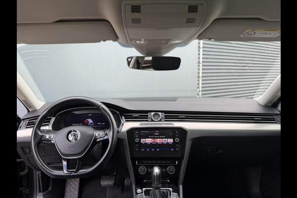 Volkswagen Passat Variant BWJ 2018 | 1.4 TSI 150PK ACT Highline Bus. R AUTOMAAT | AGR | LEER/ALCANTARA | CAMERA A | STOELVERW | DIGI DASH | CARPLAY | CLIMA | NAVI |