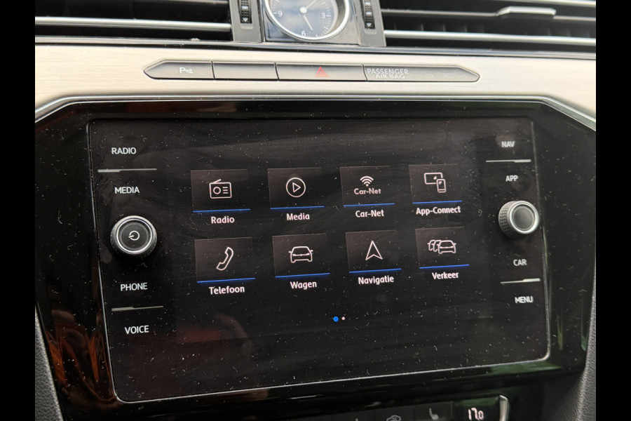 Volkswagen Passat Variant BWJ 2018 | 1.4 TSI 150PK ACT Highline Bus. R AUTOMAAT | AGR | LEER/ALCANTARA | CAMERA A | STOELVERW | DIGI DASH | CARPLAY | CLIMA | NAVI |