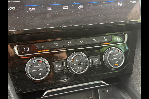 Volkswagen Passat Variant BWJ 2018 | 1.4 TSI 150PK ACT Highline Bus. R AUTOMAAT | AGR | LEER/ALCANTARA | CAMERA A | STOELVERW | DIGI DASH | CARPLAY | CLIMA | NAVI |