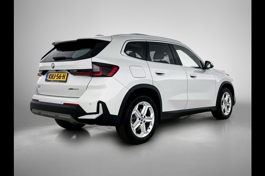 BMW X1 xDrive25e Plug-In Hybrid PANORAMADAK | EL. BED. STOEL | MASSAGE | AD-LED