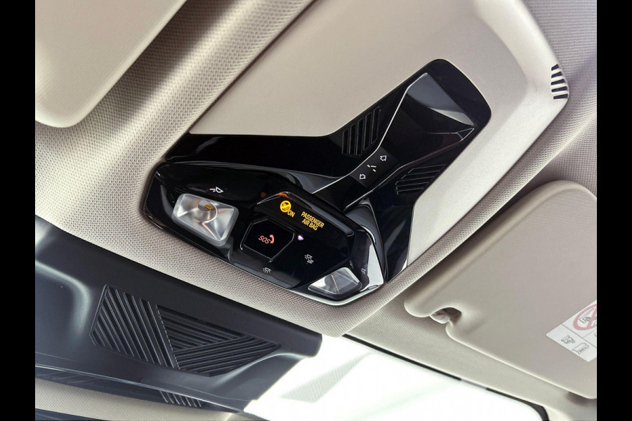 BMW X1 xDrive25e Plug-In Hybrid PANORAMADAK | EL. BED. STOEL | MASSAGE | AD-LED