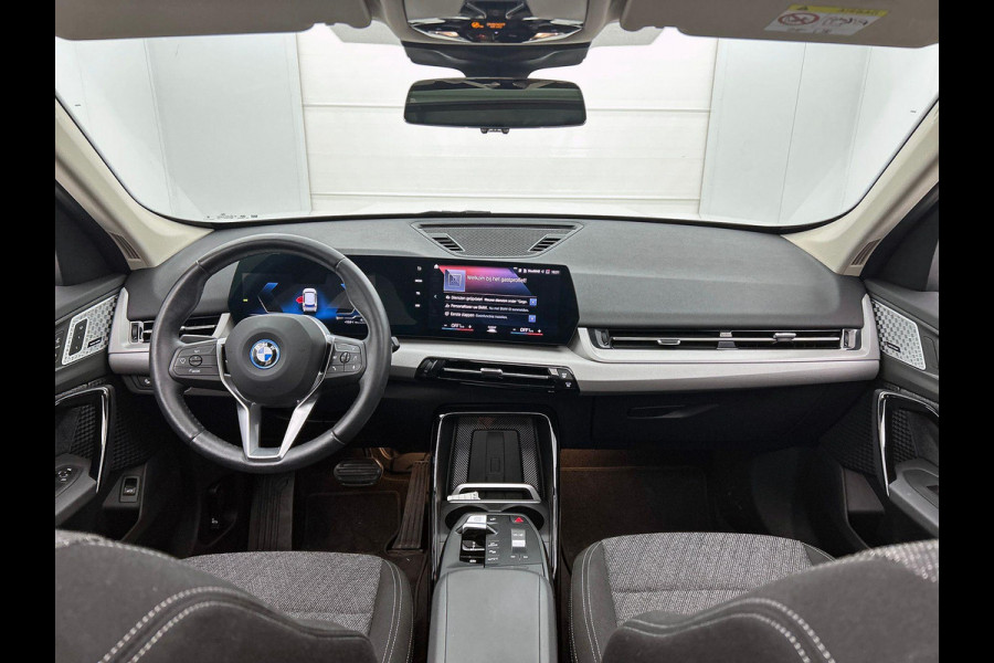 BMW X1 xDrive25e Plug-In Hybrid PANORAMADAK | EL. BED. STOEL | MASSAGE | AD-LED