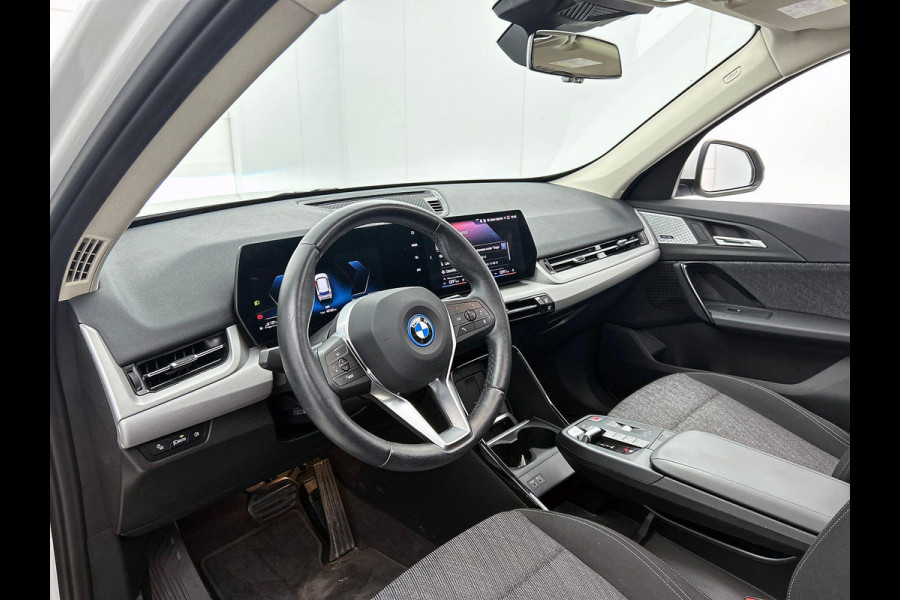 BMW X1 xDrive25e Plug-In Hybrid PANORAMADAK | EL. BED. STOEL | MASSAGE | AD-LED