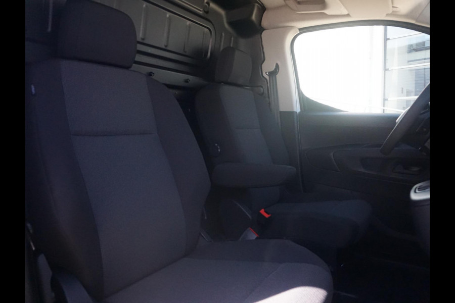 Peugeot e-Partner L1 50 kWh | 0% rente | camera | Apple Carplay/Android Auto  | laadruimtebetimmering | Comfort stoelen | rijklaarprijs