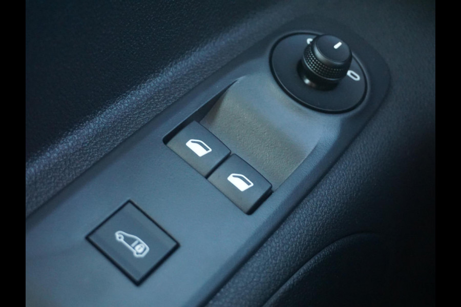 Peugeot e-Partner L1 50 kWh | 0% rente | camera | Apple Carplay/Android Auto  | laadruimtebetimmering | Comfort stoelen | rijklaarprijs