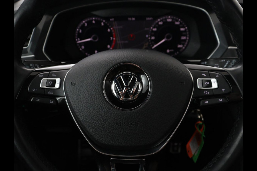Volkswagen Tiguan 1.4 TSI 150PK Aut. 4Motion Highline Business R | R-Line | Pano | Navi | Virtual Display | Stoelverwarming | Camera | Trekhaak | Climate Control | DAB+ | Carplay