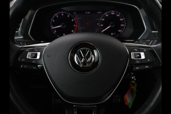 Volkswagen Tiguan 1.4 TSI 150PK Aut. 4Motion Highline Business R | R-Line | Pano | Navi | Virtual Display | Stoelverwarming | Camera | Trekhaak | Climate Control | DAB+ | Carplay