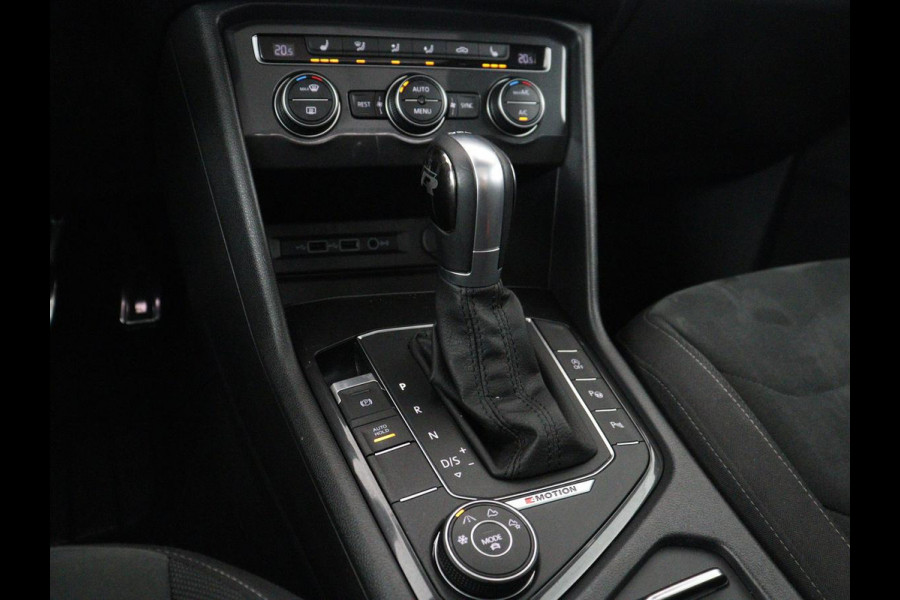 Volkswagen Tiguan 1.4 TSI 150PK Aut. 4Motion Highline Business R | R-Line | Pano | Navi | Virtual Display | Stoelverwarming | Camera | Trekhaak | Climate Control | DAB+ | Carplay