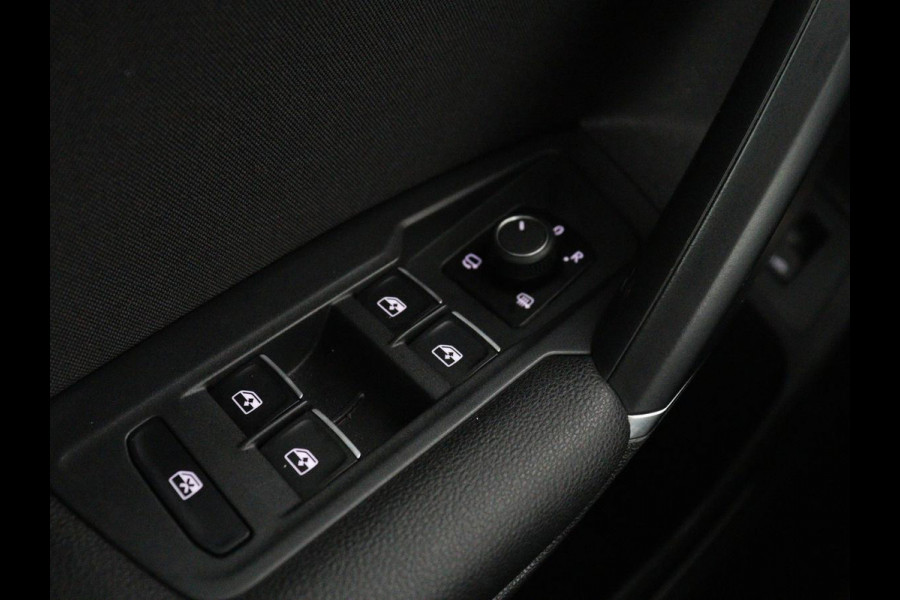 Volkswagen Tiguan 1.4 TSI 150PK Aut. 4Motion Highline Business R | R-Line | Pano | Navi | Virtual Display | Stoelverwarming | Camera | Trekhaak | Climate Control | DAB+ | Carplay