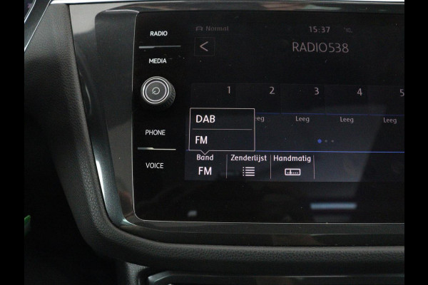 Volkswagen Tiguan 1.4 TSI 150PK Aut. 4Motion Highline Business R | R-Line | Pano | Navi | Virtual Display | Stoelverwarming | Camera | Trekhaak | Climate Control | DAB+ | Carplay