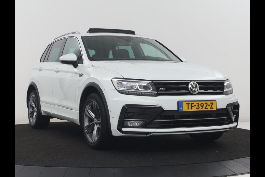 Volkswagen Tiguan 1.4 TSI 150PK Aut. 4Motion Highline Business R | R-Line | Pano | Navi | Virtual Display | Stoelverwarming | Camera | Trekhaak | Climate Control | DAB+ | Carplay