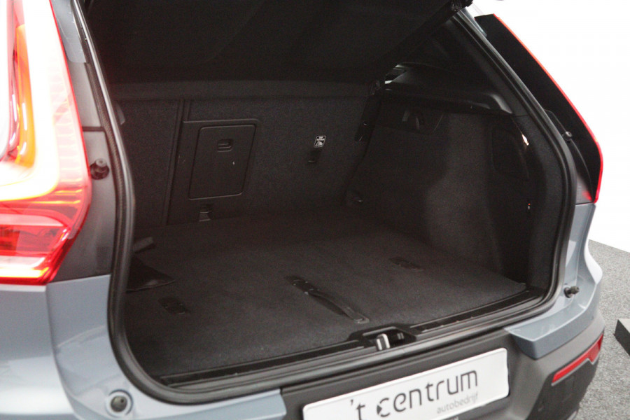 Volvo XC40 Recharge Twin Ultimate 82 kWh 408 PK, Trekhaak, Panoramadak, Harman/kardon, 360 Camera, 4X Stoelverwarming