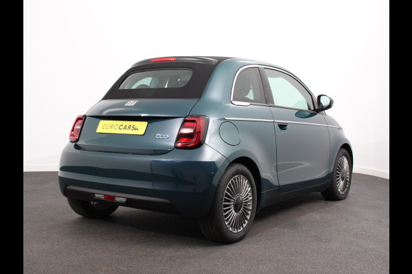 Fiat 500E Berline 42 kWh Automaat Climate control Cruise control Achteruitrijcamera Led Navigatie Apple Carplay/ Android Auto Lichtmetalen velgen Stoelverwarming