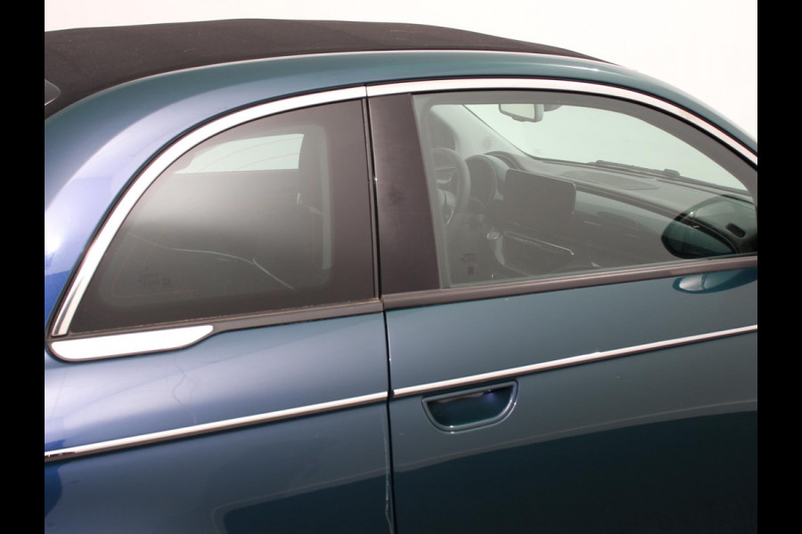 Fiat 500E Berline 42 kWh Automaat Climate control Cruise control Achteruitrijcamera Led Navigatie Apple Carplay/ Android Auto Lichtmetalen velgen Stoelverwarming