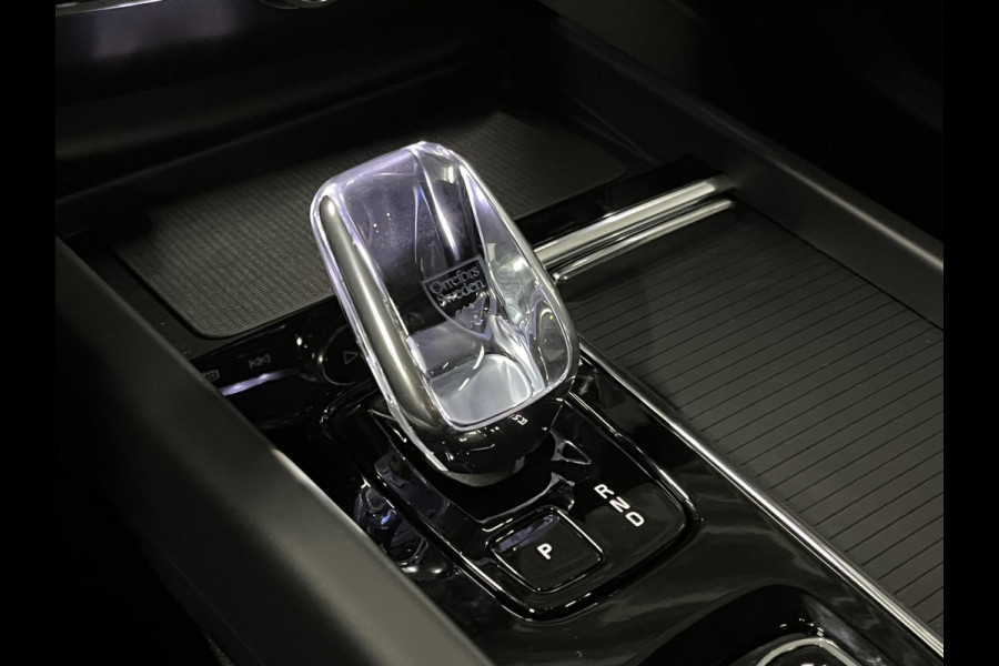 Volvo XC60 T8 PHEV AWD Ultra Black Edition Massage | Bowers & Wilkins | Adapt. cruise | Open dak | Stoelventilatie & verwarming | Head-up | 360 camera | *455PK*