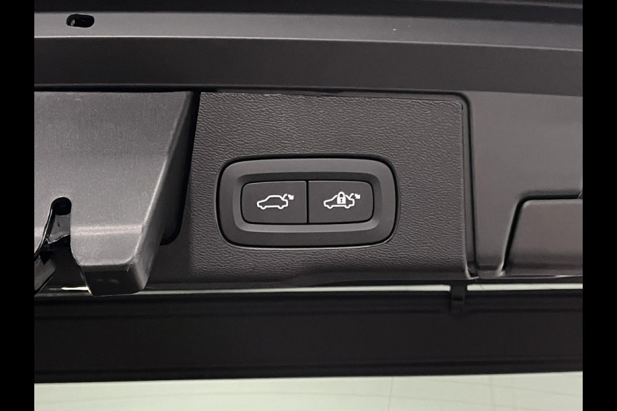 Volvo XC60 T8 PHEV AWD Ultra Black Edition Massage | Bowers & Wilkins | Adapt. cruise | Open dak | Stoelventilatie & verwarming | Head-up | 360 camera | *455PK*