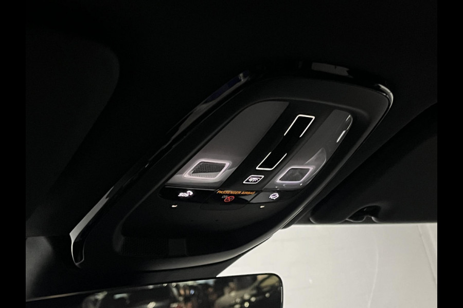 Volvo XC60 T8 PHEV AWD Ultra Black Edition Massage | Bowers & Wilkins | Adapt. cruise | Open dak | Stoelventilatie & verwarming | Head-up | 360 camera | *455PK*